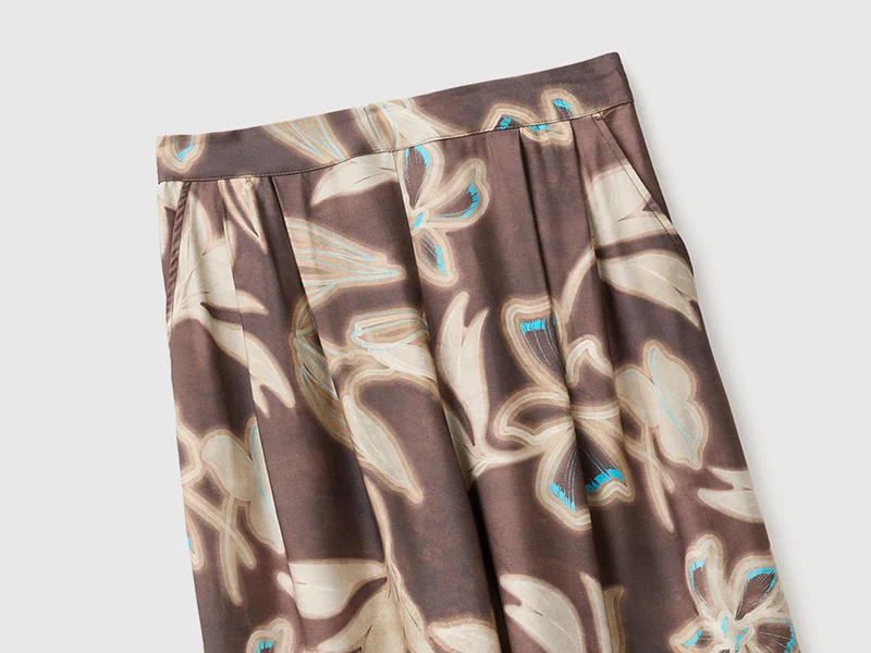 Weite Hose mit Blumenprint