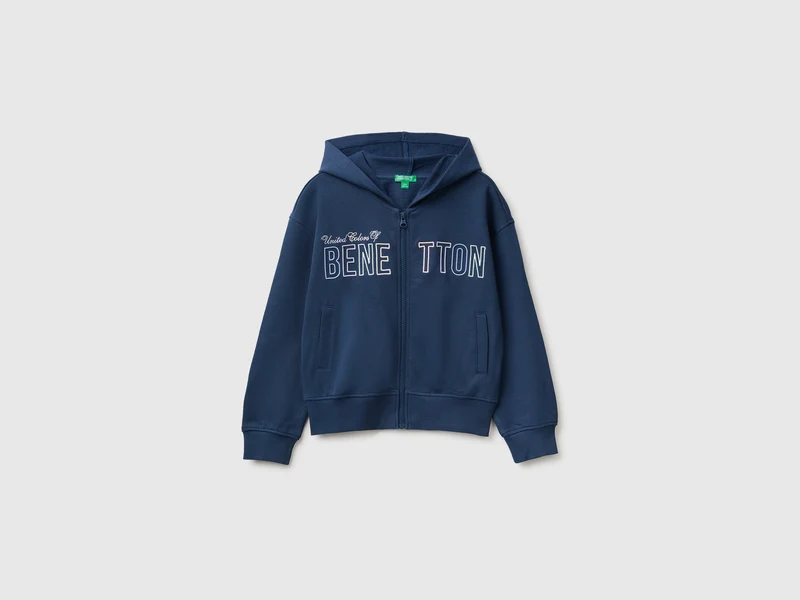 Kapuzenpullover mit Stickerei