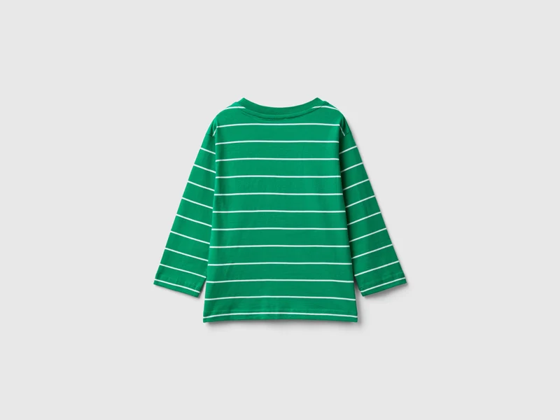 Gestreiftes T-Shirt mit Applikation