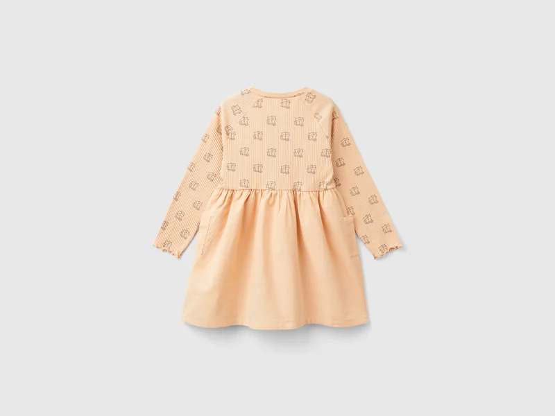 Kleid mit Druck und Knöpfen
