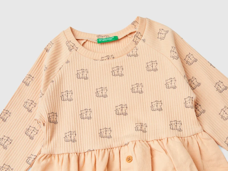 Kleid mit Druck und Knöpfen