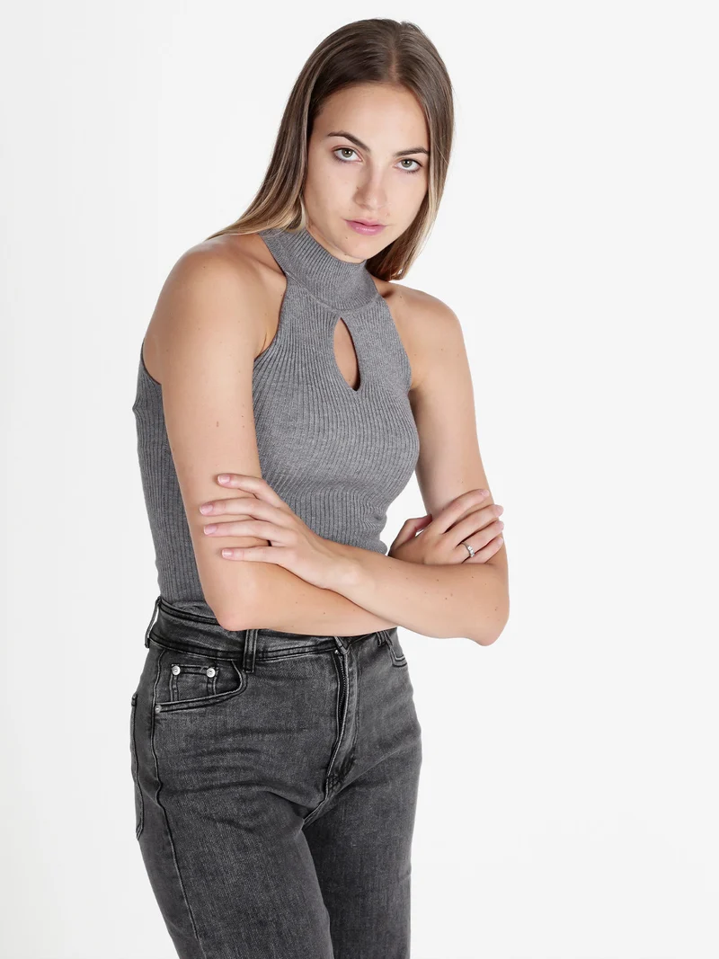Top donna a costine con collo a lupetto - grigio