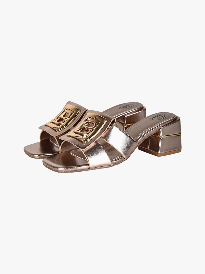 Ciabatte donna con tacco largo e logo dorato - cipria