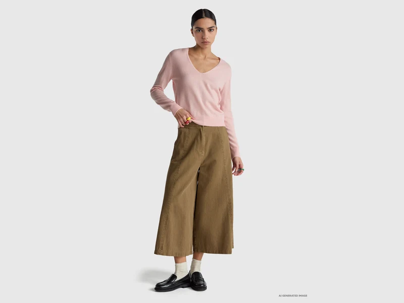 Puderrosa Pullover mit V-Ausschnitt aus reiner Merinowolle
