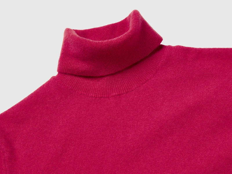 Fuchsiafarbener Rollkragenpullover aus reiner Merinowolle