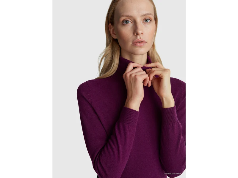 Lila Rollkragenpullover aus reiner Merinowolle