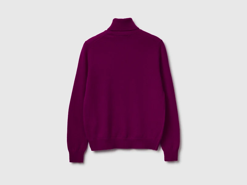 Lila Rollkragenpullover aus reiner Merinowolle