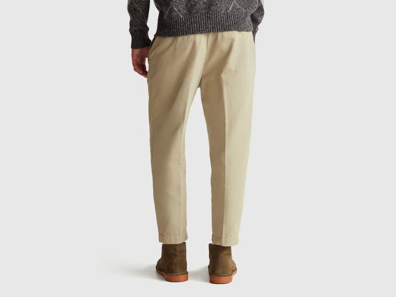 Chinos im Carrot-Fit