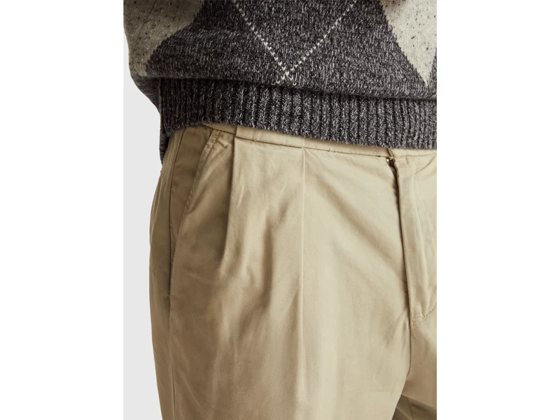 Chinos im Carrot-Fit