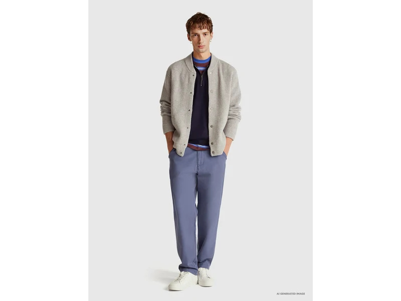 Poloshirt aus Viskose-Mix-Strick