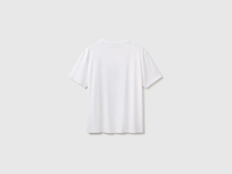 Normal geschnittenes T-Shirt mit Logo