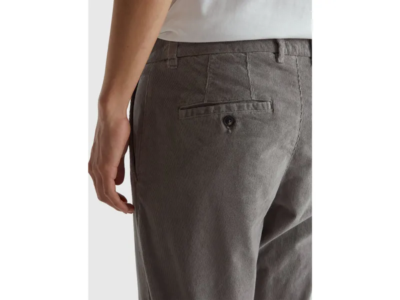 Slim-Fit-Hose aus Stretch-Samt