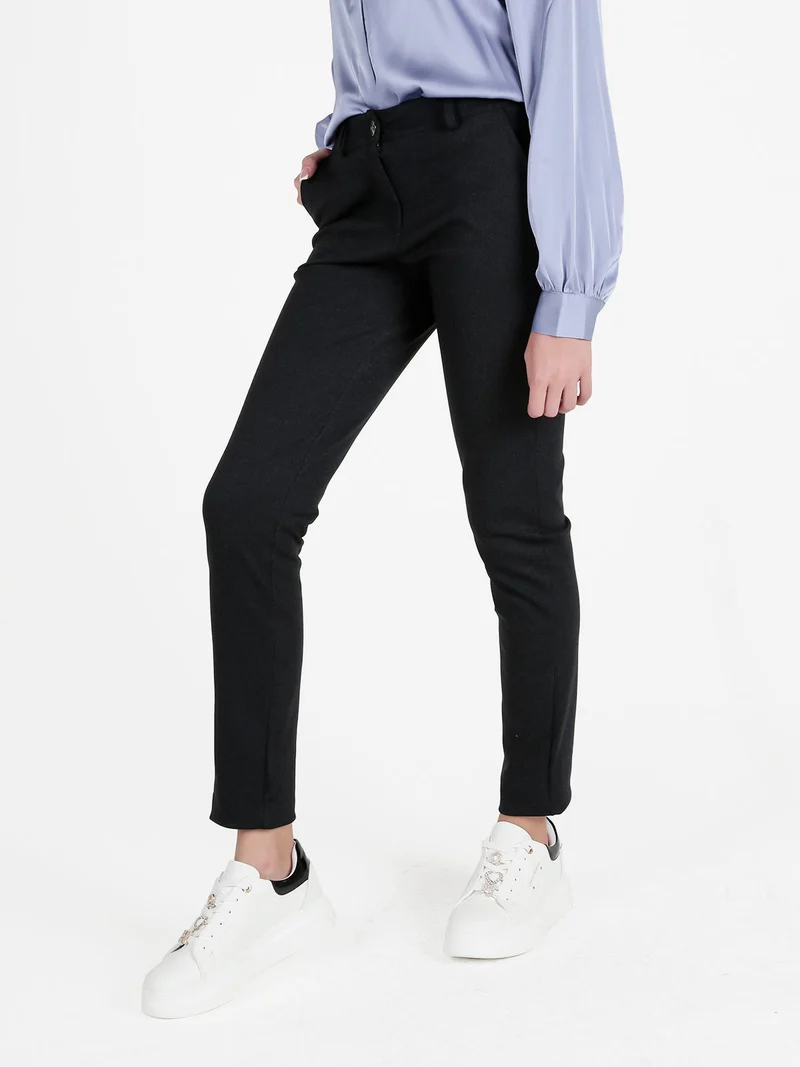 Pantaloni casual da donna a gamba dritta - nero