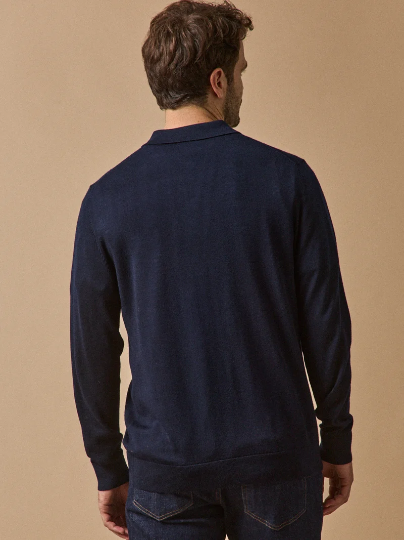 Feinmaschiger Herrenpullover mit Polokragen aus Merinowolle