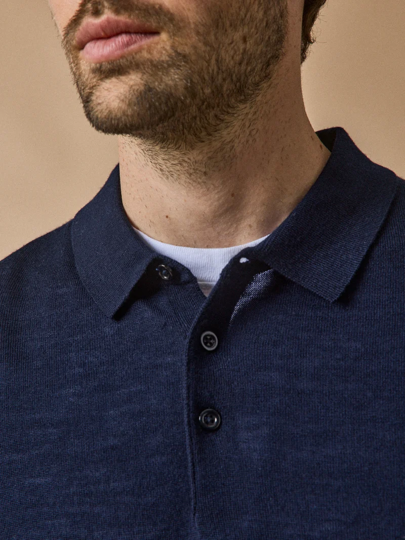 Feinmaschiger Herrenpullover mit Polokragen aus Merinowolle
