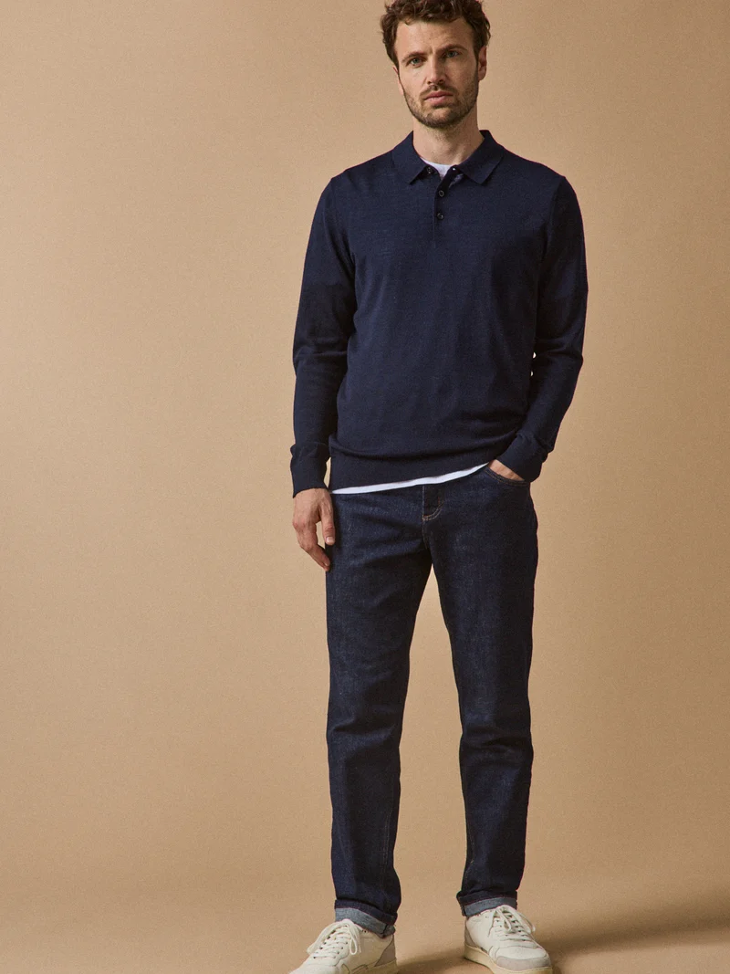 Feinmaschiger Herrenpullover mit Polokragen aus Merinowolle
