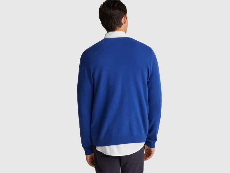 Blauer Pullover mit V-Ausschnitt aus reiner Merinowolle