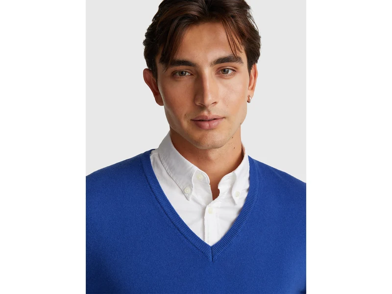Blauer Pullover mit V-Ausschnitt aus reiner Merinowolle
