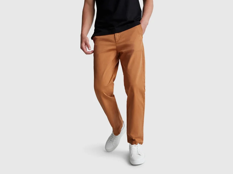 Straight-Fit-Chinos
