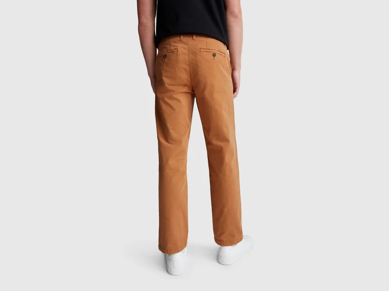 Straight-Fit-Chinos
