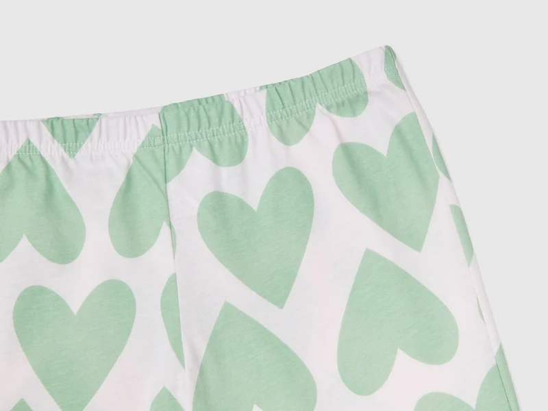 Pyjama mit Herzchenmuster