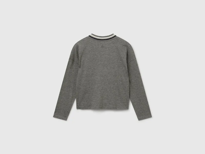 T-Shirt mit Paillettenstickerei