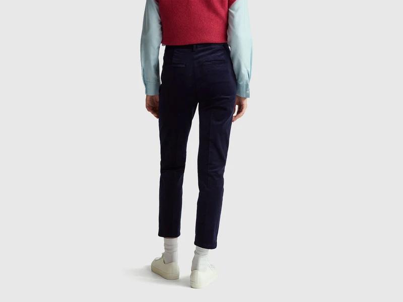 Chinos aus Stretch-Samt