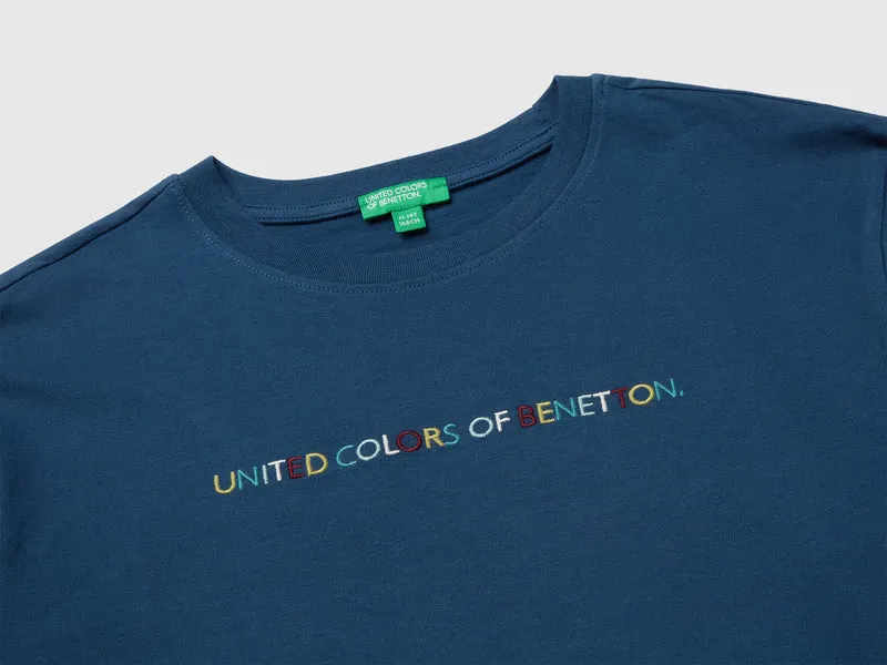 T-Shirt mit Aufdruck und Stickerei