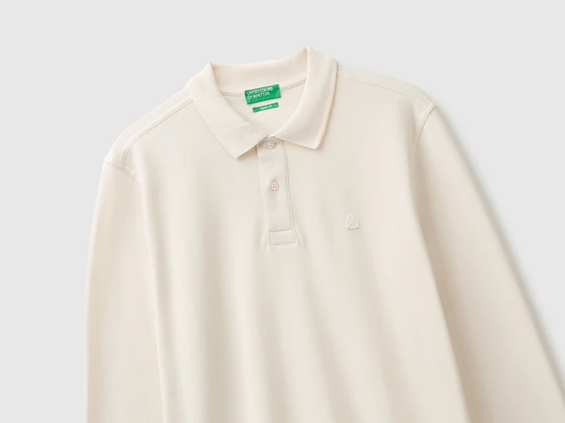 Poloshirt mit normaler Passform und langen Ärmeln
