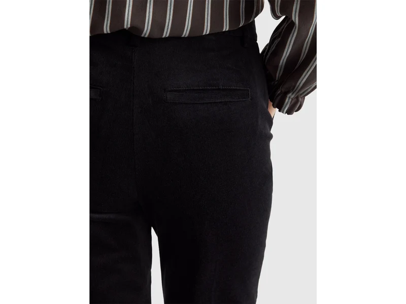 Chinos aus Stretch-Samt