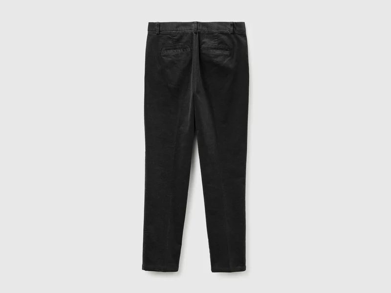 Chinos aus Stretch-Samt
