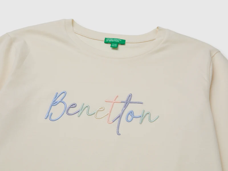 Langärmeliges T-Shirt mit Stickerei