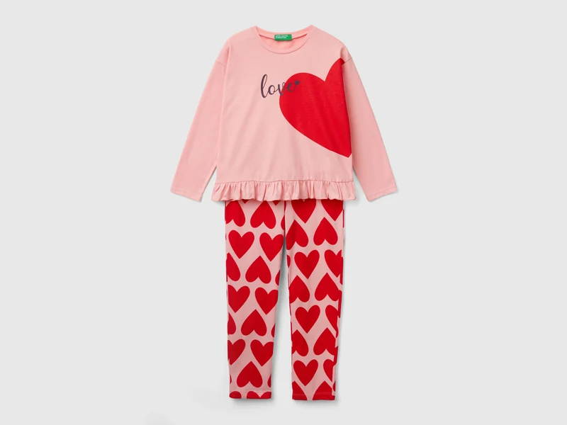 Pyjama mit Herzchenmuster