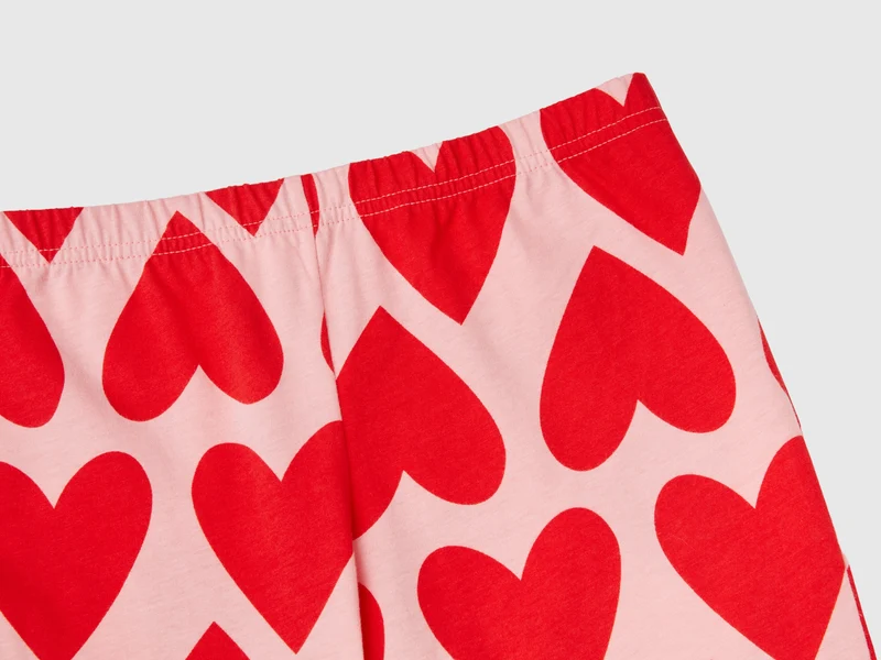 Pyjama mit Herzchenmuster