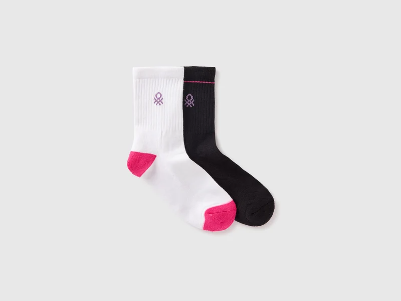 Zwei Paar lange Frotteesocken