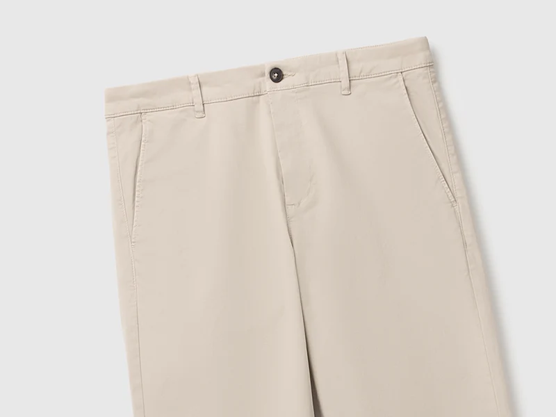 Schmal geschnittene Baumwollchinos