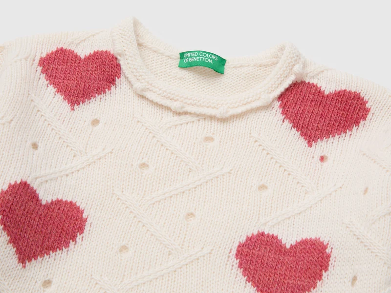 Pullover mit Herzapplikation