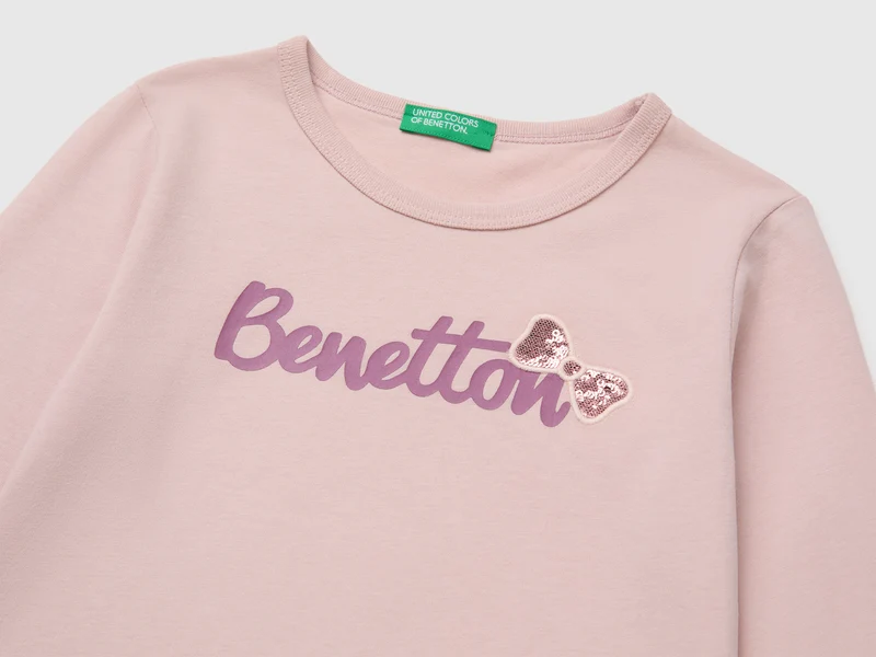 T-Shirt mit Aufdruck und Pailletten