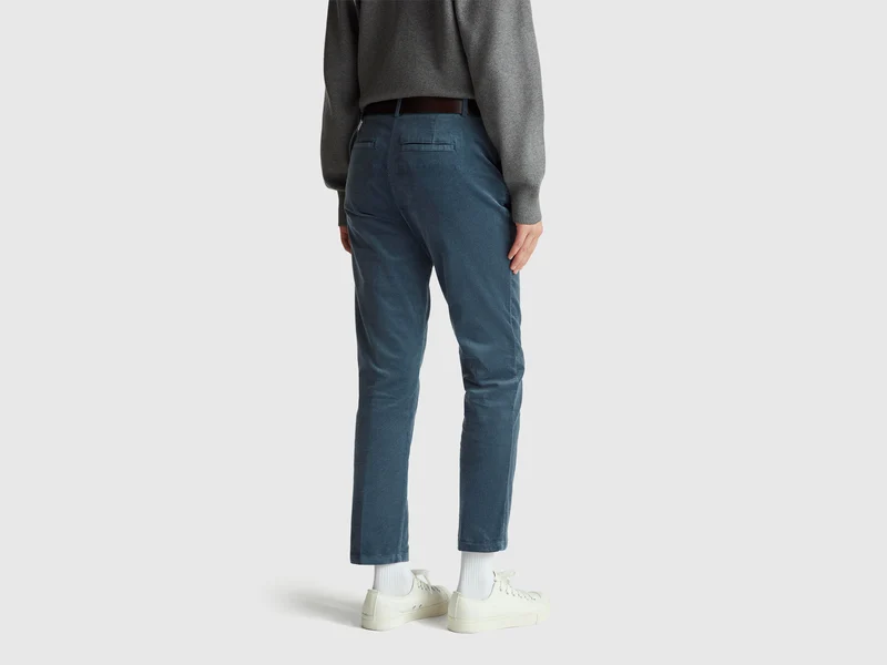 Chinos aus Stretch-Samt