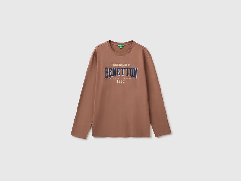 T-Shirt mit Aufdruck und Stickerei