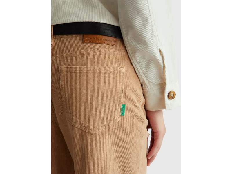 Hose wide fit aus Samt