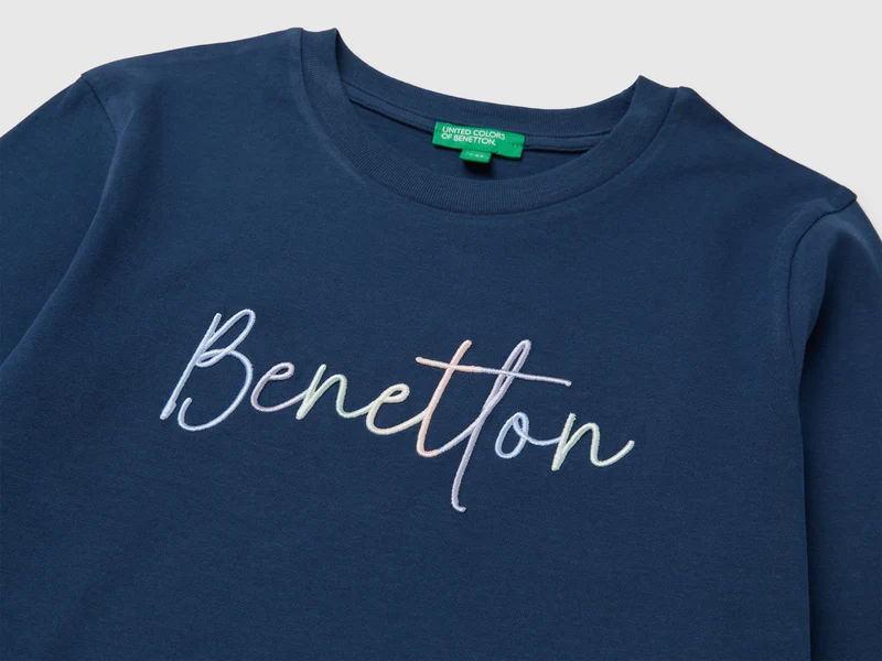 Langärmeliges T-Shirt mit Stickerei