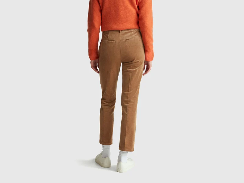 Chinos aus Stretch-Samt