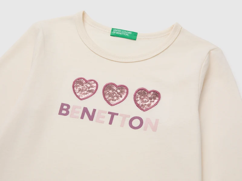 T-Shirt mit Aufdruck und Pailletten