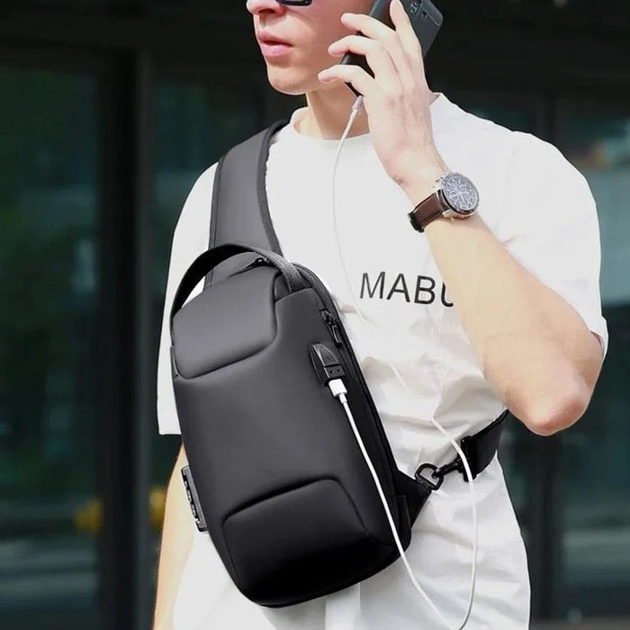 Anti-Diebstahl Tasche | USB-Ladeanschluss | Wasserfest & Passwortschloss