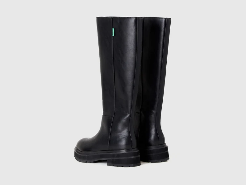 Schwarze Schlauchstiefel
