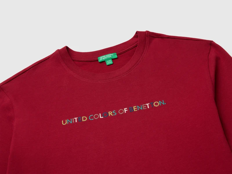 T-Shirt mit Aufdruck und Stickerei