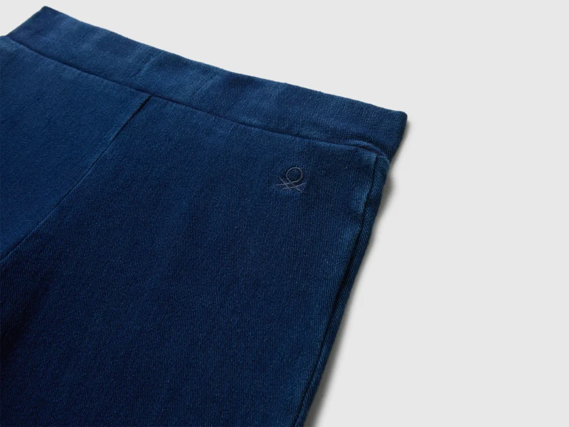 Superstretch-Jeans mit weiter Passform