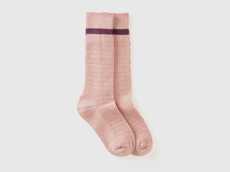Socken mit kontrastierendem Streifen