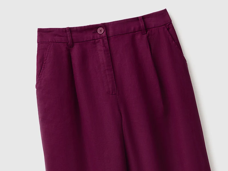Hochgeschnittene Hose aus reinem Leinen
